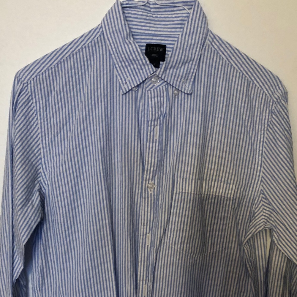Long sleeve JCrew Factory seersucker shirt.